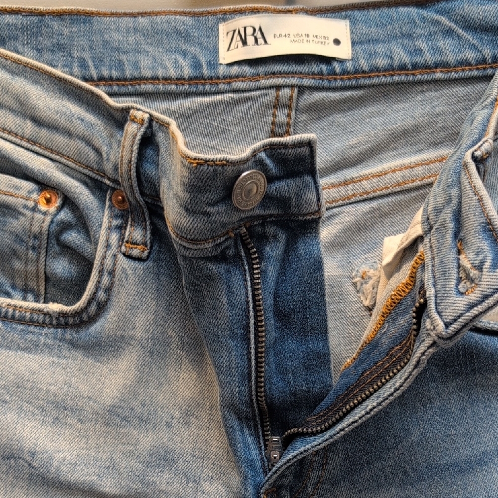 Distressed Blue Jeans - Picture 3 of 5